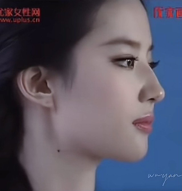 Mấy ai d&aacute;m như Lưu Diệc Phi: Soi gương bằng cam ph&oacute;ng vi&ecirc;n m&agrave; vẫn kh&ocirc;ng chết g&oacute;c n&agrave;o- Ảnh 4.