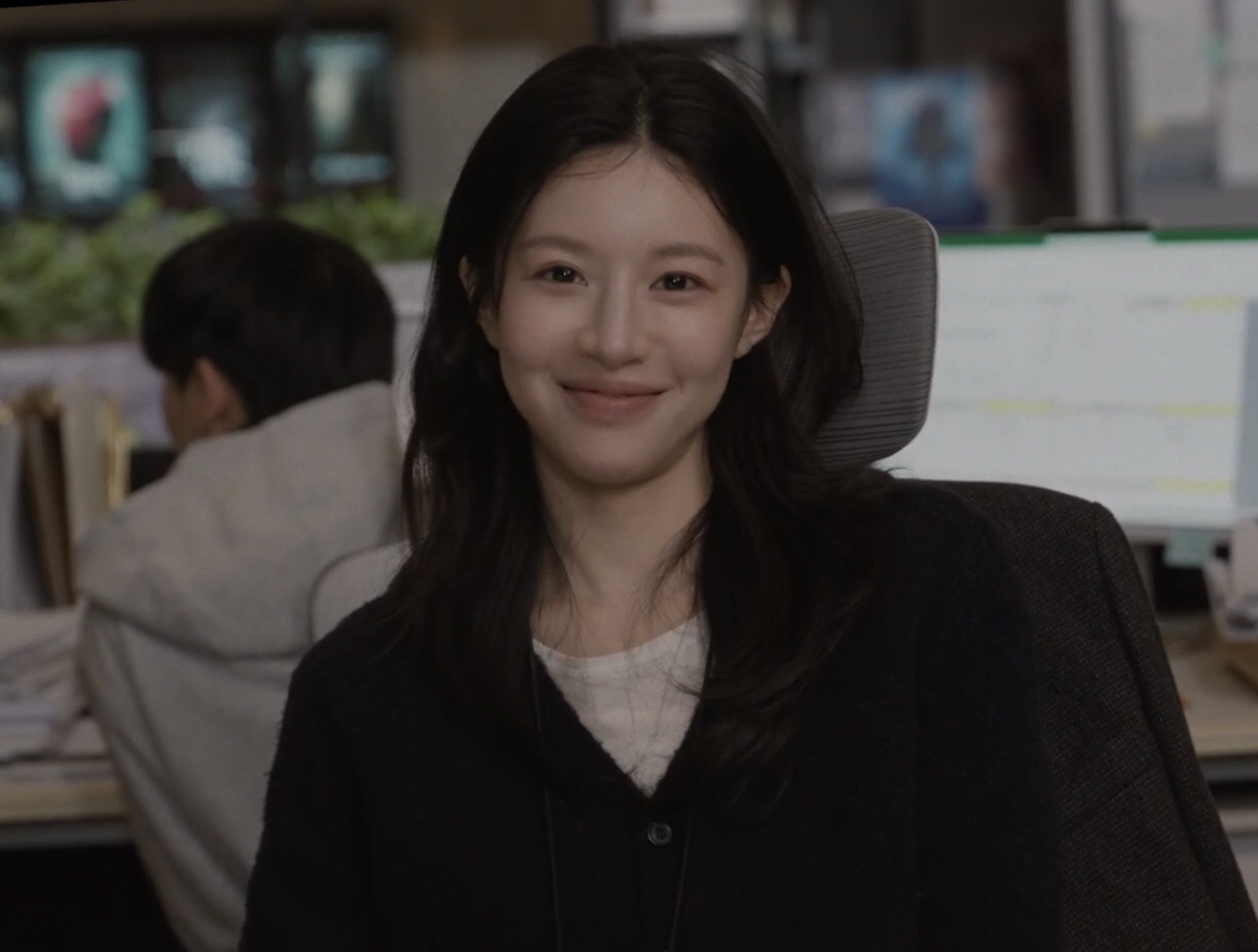 Go Youn Jung lại gầy th&ecirc;m, mặt qu&aacute; hốc h&aacute;c- Ảnh 3.