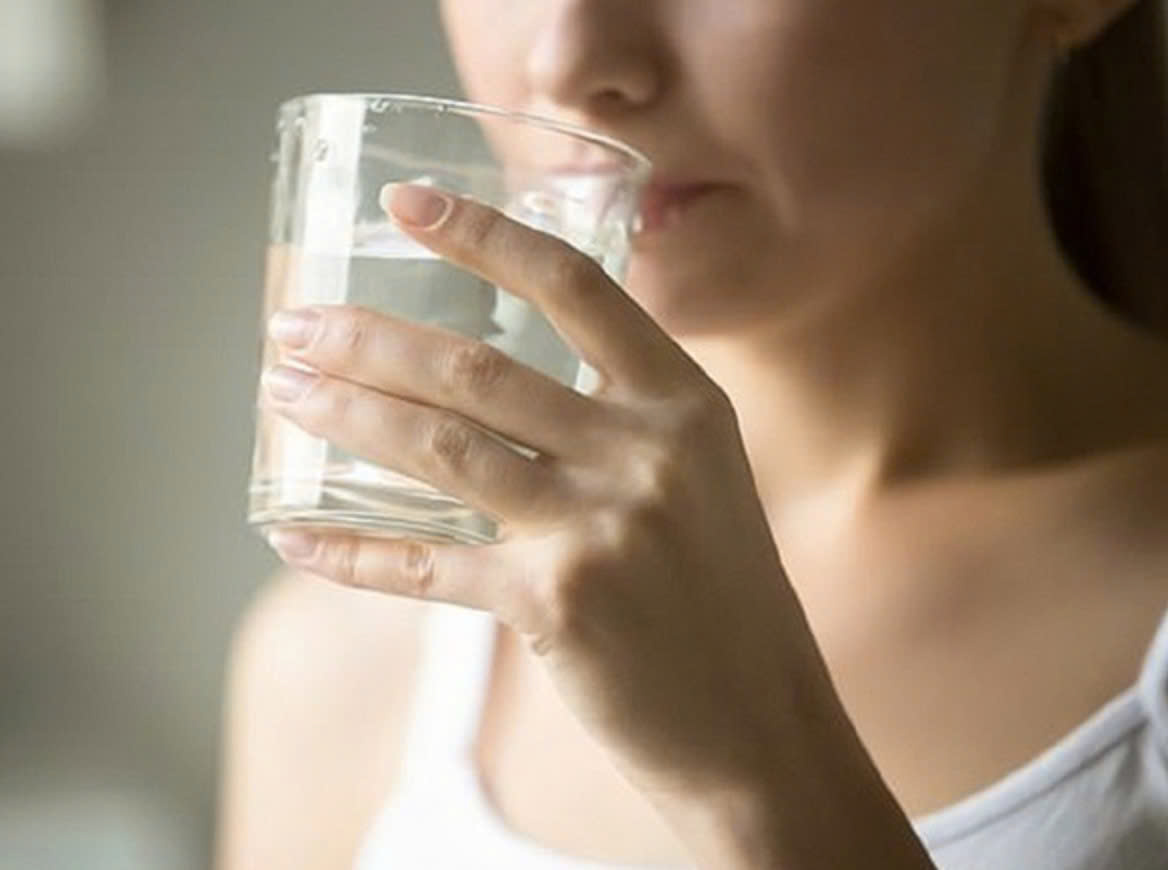 Suy thận tăng mạnh: Cảnh b&aacute;o 10 th&oacute;i quen tưởng v&ocirc; hại nhưng đang ph&aacute; hủy thận mỗi ng&agrave;y- Ảnh 1.