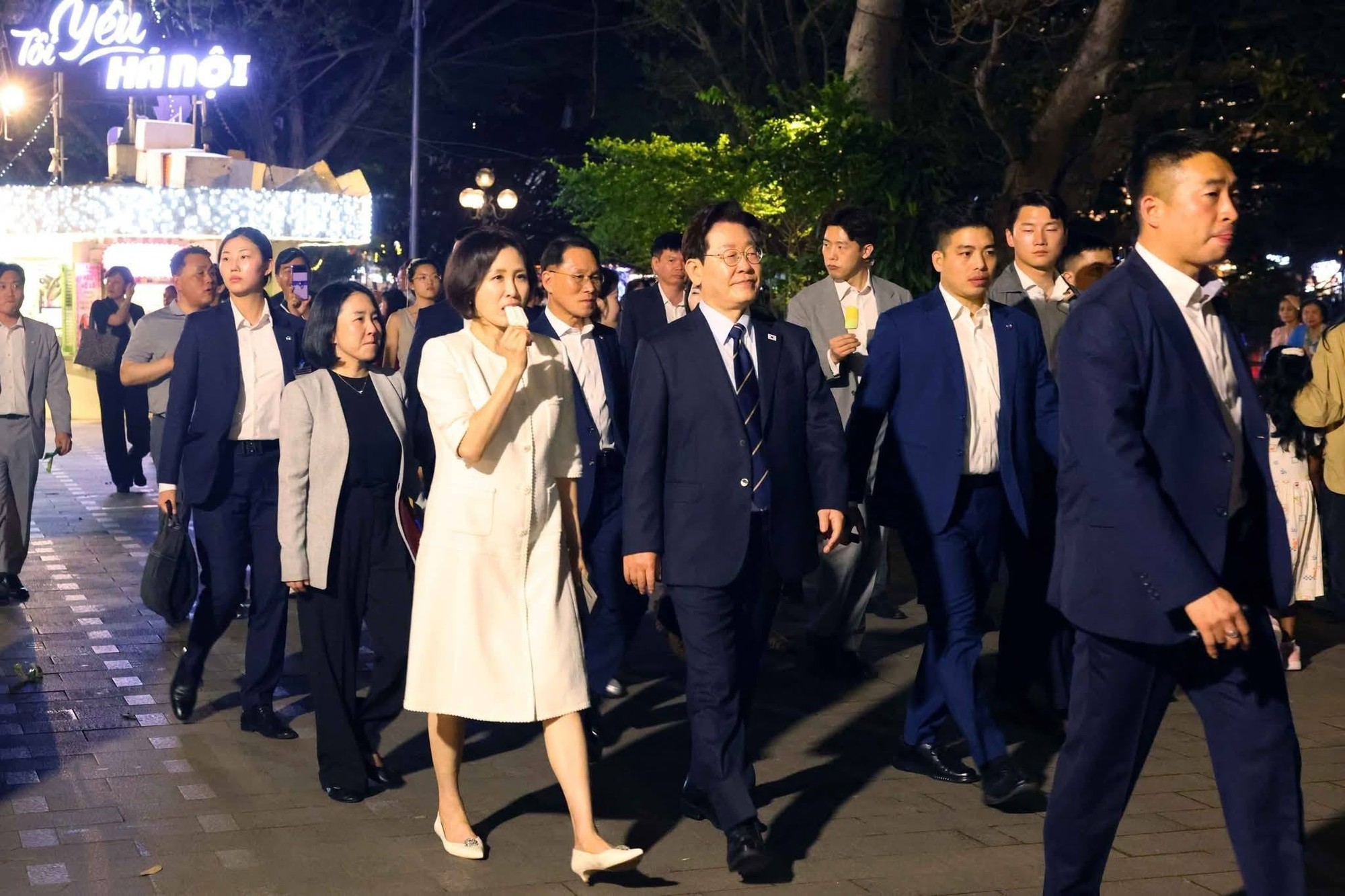 1 ng&agrave;y nghỉ lễ đi theo lịch tr&igrave;nh &ldquo;đậm chất H&agrave; Nội&rdquo; của Tổng thống H&agrave;n Quốc Lee Jae Myung v&agrave; phu nh&acirc;n- Ảnh 5.