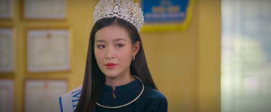 Lần đầu c&oacute; Hoa hậu cộng đồng m&agrave; chỉ thấy sống v&igrave; m&igrave;nh: Chảnh chọe kh&ocirc;ng coi ai ra g&igrave;, hỗn l&aacute;o với bố ruột- Ảnh 6.