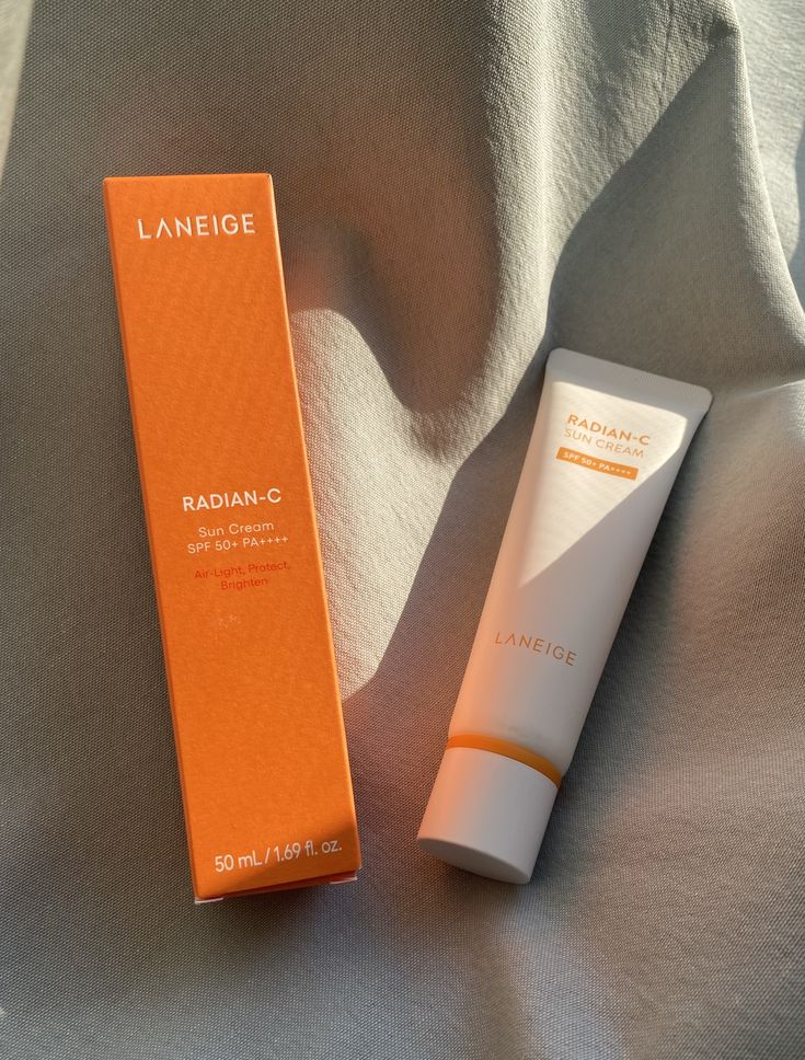 5 kem chống nắng cho n&agrave;ng đi chơi lễ: C&oacute; loại bền như &aacute;o gi&aacute;p, c&oacute; loại l&ecirc;n da đẹp mịn như kem dưỡng- Ảnh 5.