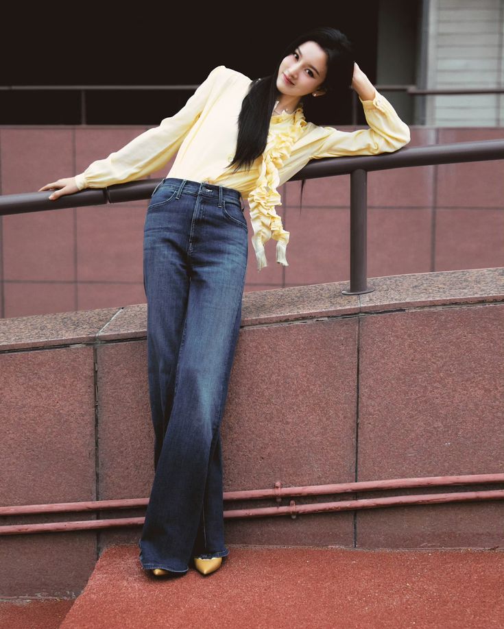 Mỹ nữ ph&aacute;t s&aacute;ng giữa đ&aacute;m đ&ocirc;ng v&igrave; l&agrave;n da qu&aacute; trắng: Chưa 1 lần mặc xấu trong đời, style dễ d&agrave;ng copy paste- Ảnh 4.