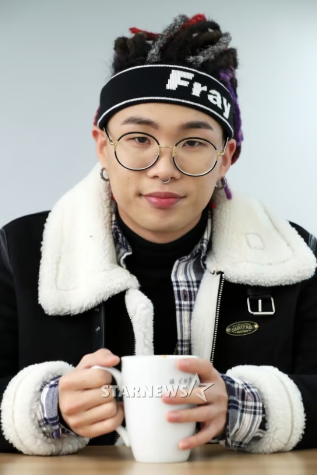 Hiện trường g&acirc;y sốc vụ nam ca sĩ rơi từ s&acirc;n thượng tầng 3 xuống đất- Ảnh 3.