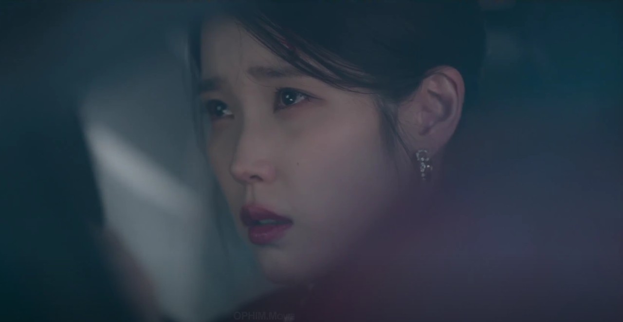 Perfect Crown tập 5: Byeon Woo Seok v&agrave; IU vừa y&ecirc;u vừa l&agrave;m tổn thương nhau, cảnh cuối xem m&agrave; ấm l&ograve;ng- Ảnh 2.