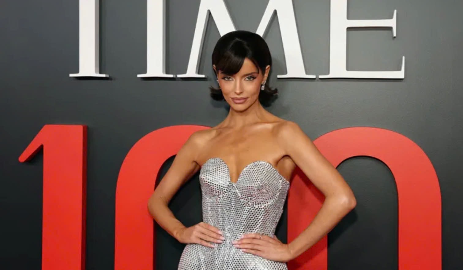 Mỹ nh&acirc;n khiến Jennie bu&ocirc;ng lời t&aacute;n tỉnh: Th&acirc;n h&igrave;nh n&oacute;ng bỏng, 3 v&ograve;ng g&oacute;i gọn trong 2 từ &ldquo;ho&agrave;n hảo&rdquo;- Ảnh 4.