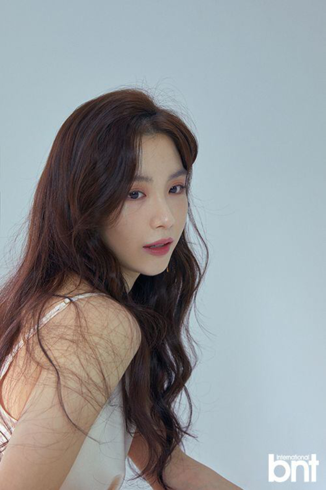 Dấu chấm hết cho ngọc nữ showbiz 9X &ldquo;bắt c&aacute; 2 tay&rdquo;, khiến hai người đ&agrave;n &ocirc;ng đấu đ&aacute; tranh bằng được- Ảnh 4.