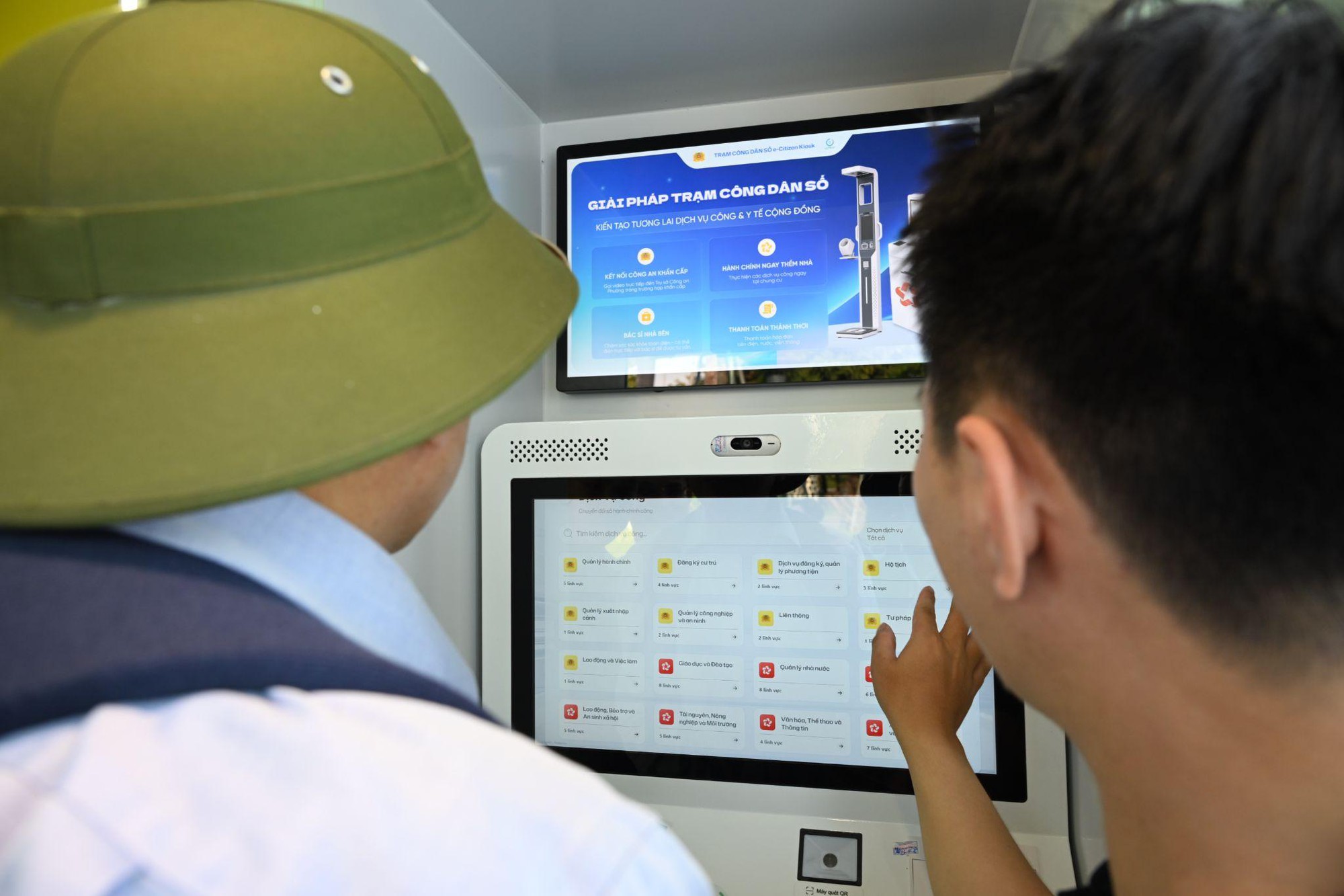 Loạt tiện &iacute;ch th&ocirc;ng minh lại c&ograve;n miễn ph&iacute; tại Trạm C&ocirc;ng d&acirc;n số khiến người d&acirc;n TP.HCM th&iacute;ch m&ecirc; - Ảnh 4.