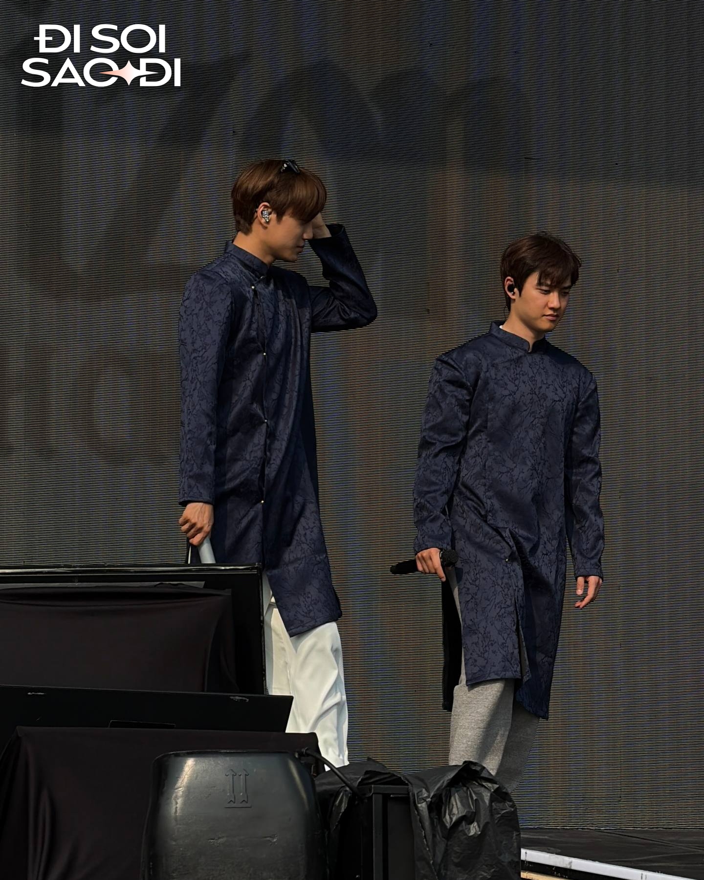 EXO mở m&agrave;n concert ở Việt Nam ch&aacute;y th&ocirc;i rồi, h&aacute;t live - nhảy đỉnh c&ograve;n mặc cả &aacute;o d&agrave;i &ldquo;chiều&rdquo; fan- Ảnh 7.