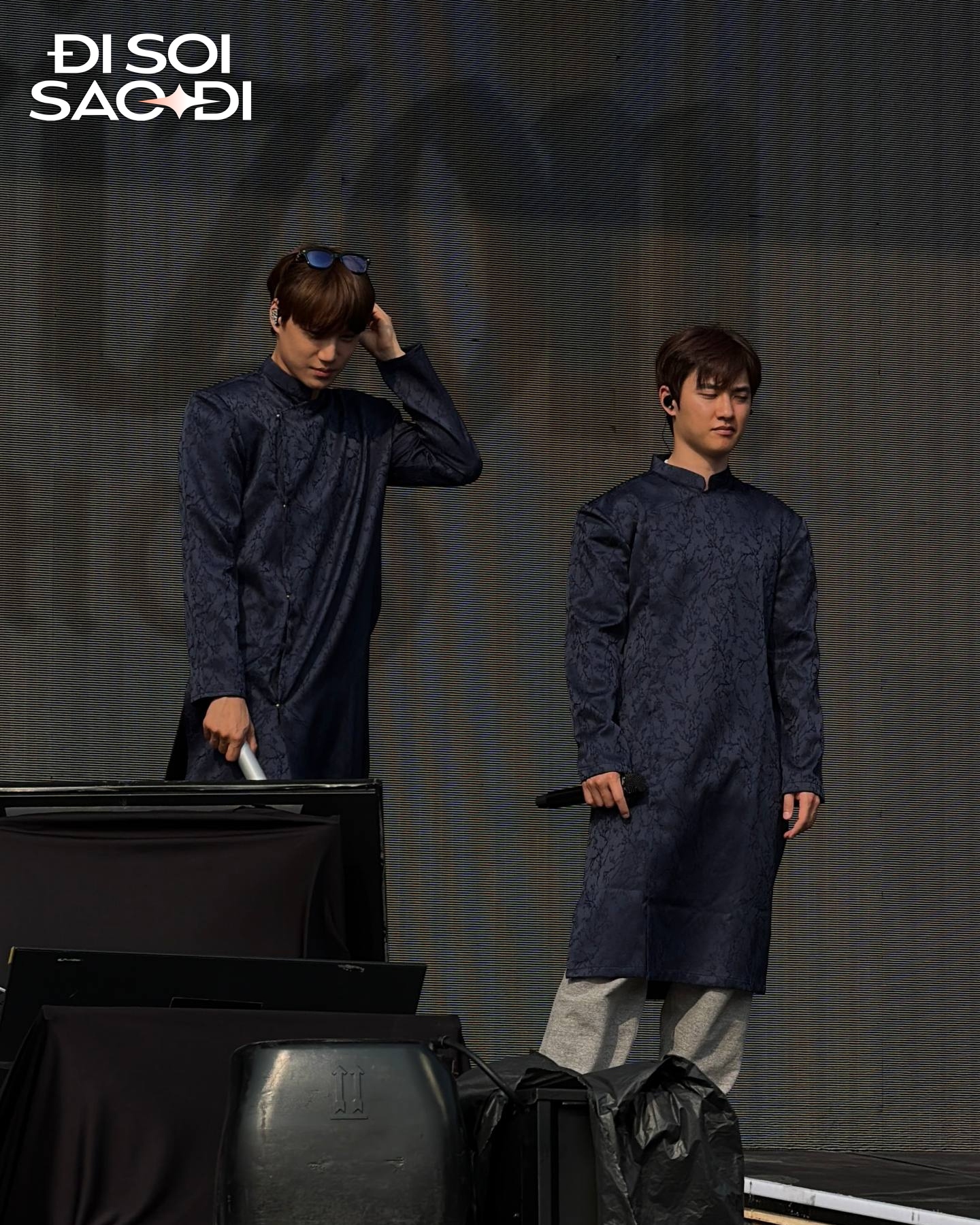 EXO mở m&agrave;n concert ở Việt Nam ch&aacute;y th&ocirc;i rồi, h&aacute;t live - nhảy đỉnh c&ograve;n mặc cả &aacute;o d&agrave;i &ldquo;chiều&rdquo; fan- Ảnh 6.