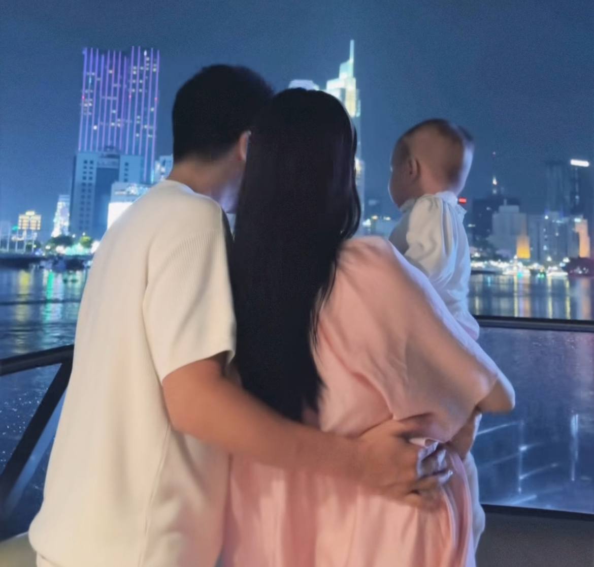 Tiểu thư Việt được giấu k&iacute;n bưng: Mẹ l&agrave; hot girl H&agrave; th&agrave;nh, bố l&agrave; con trai tỷ ph&uacute;, họ h&agrave;ng to&agrave;n nh&acirc;n vật đ&igrave;nh đ&aacute;m- Ảnh 3.