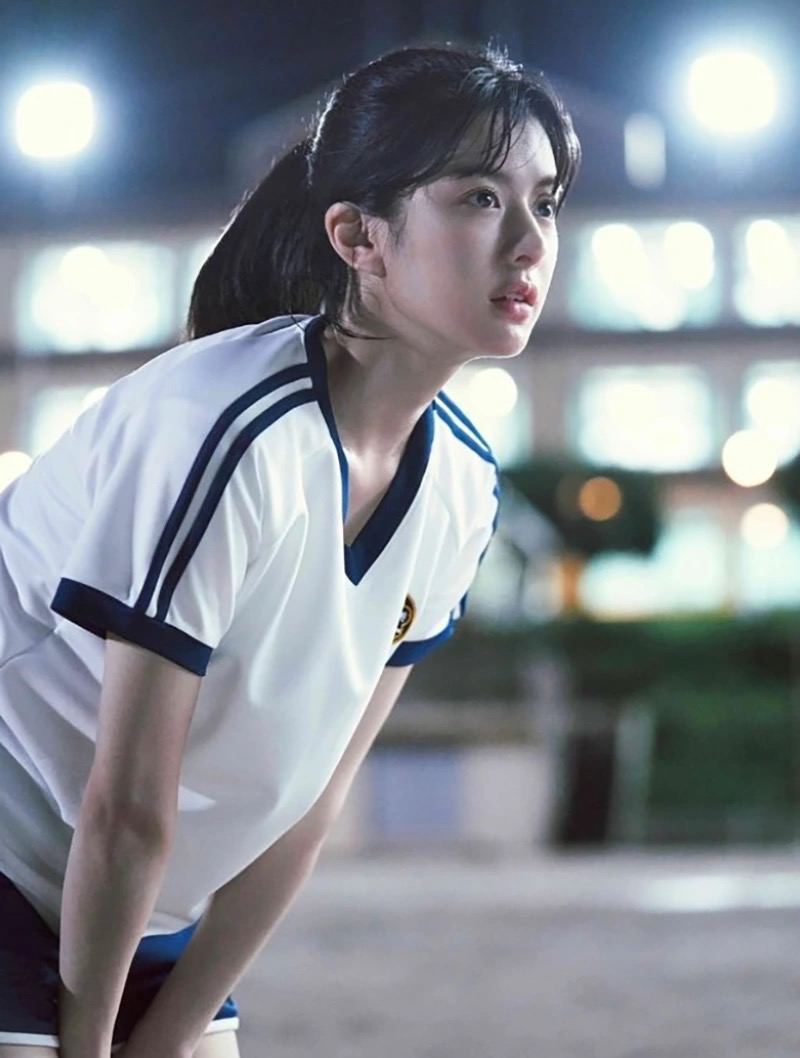 Go Youn Jung lại gầy th&ecirc;m, mặt qu&aacute; hốc h&aacute;c- Ảnh 8.