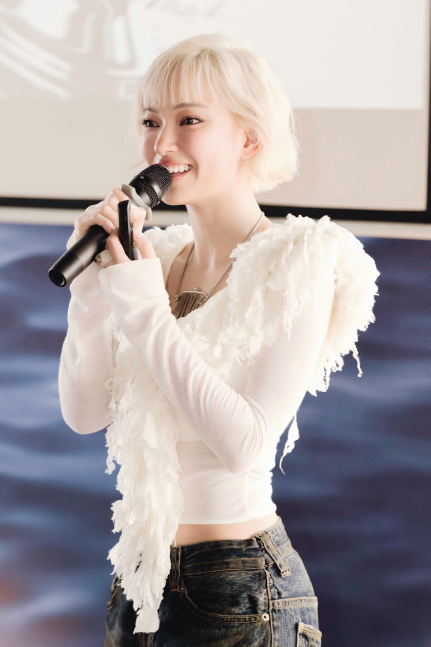 "Ch&acirc;u B&ugrave;i h&aacute;t như ngậm g&igrave; trong miệng"- Ảnh 4.