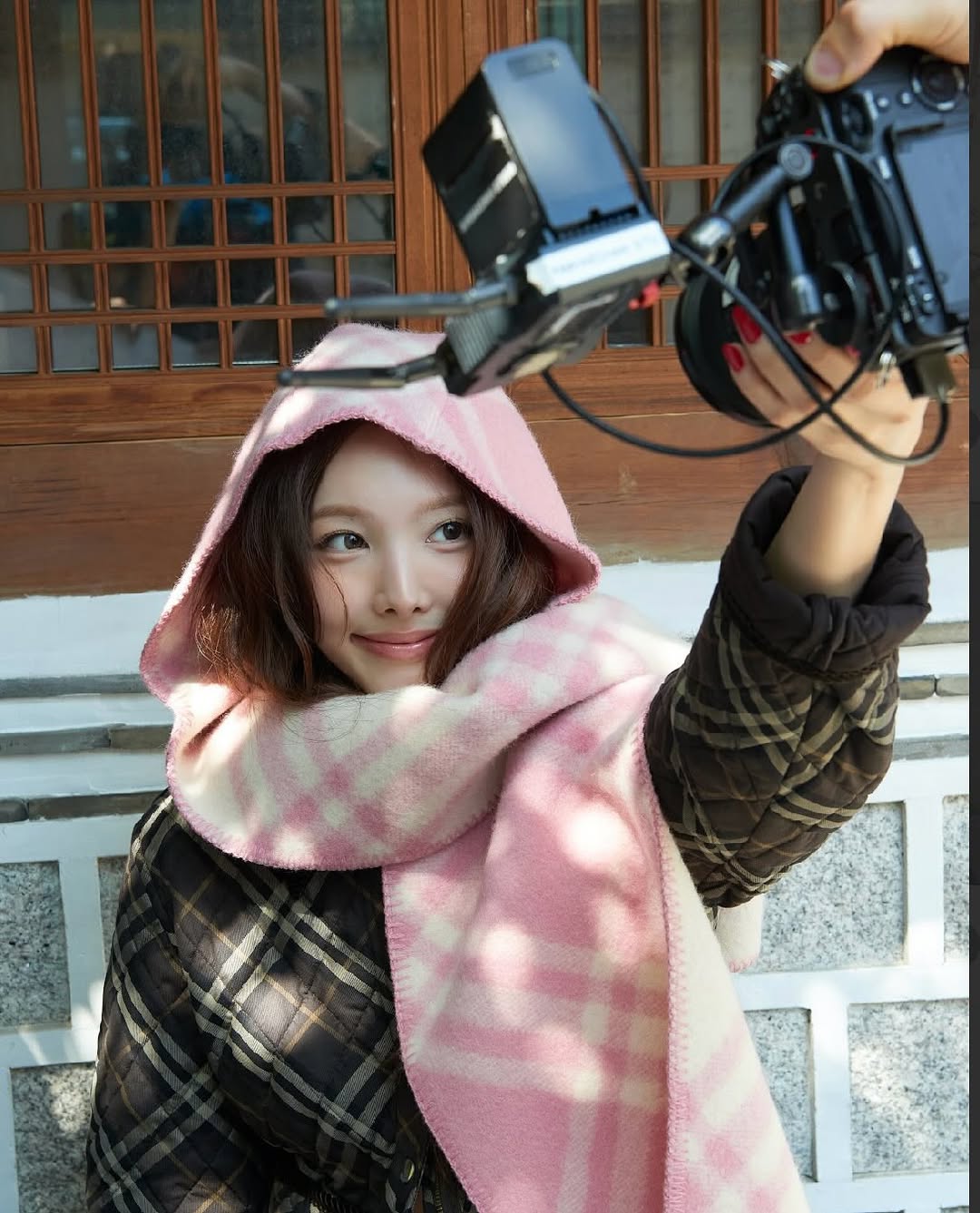 Mang s&aacute;ch vở học ngay mỹ nh&acirc;n n&agrave;y: H&aacute;t nhảy h&ugrave;ng hục vẫn lấy hơi si&ecirc;u kh&eacute;o, thở th&ocirc;i m&agrave; cũng đẹp - Ảnh 10.