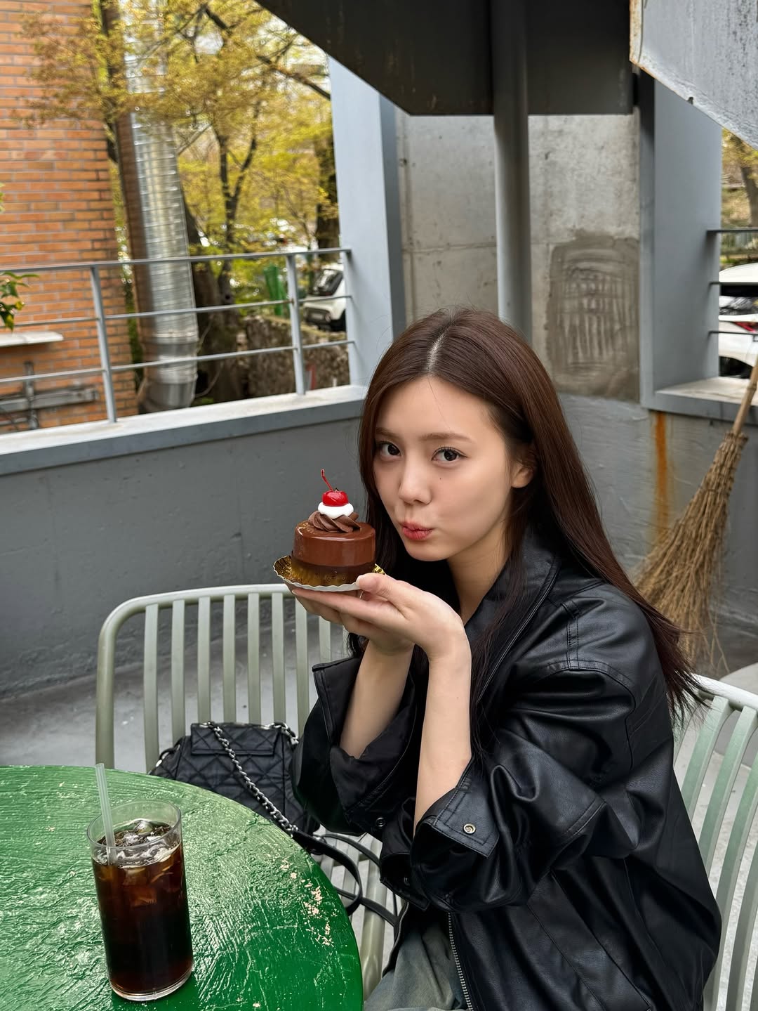 Nữ ca sĩ hết thời bị tẩy chay v&igrave; tranh gi&agrave;nh spotlight, sự nghiệp tan t&agrave;nh v&igrave; c&ocirc;ng ty quản l&yacute; biến mất như chưa tồn tại- Ảnh 8.