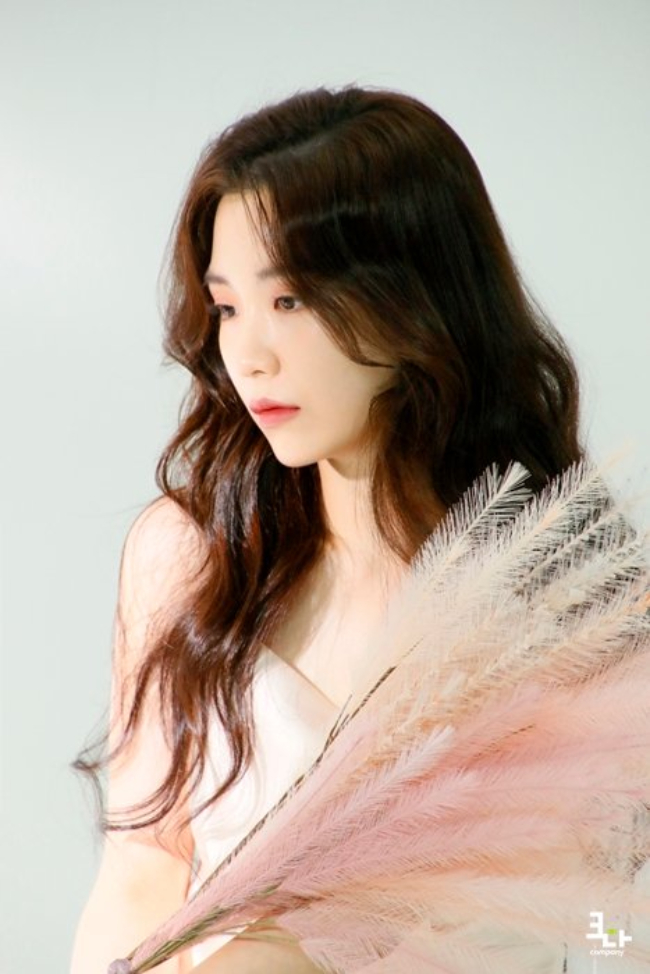 Dấu chấm hết cho ngọc nữ showbiz 9X &ldquo;bắt c&aacute; 2 tay&rdquo;, khiến hai người đ&agrave;n &ocirc;ng đấu đ&aacute; tranh bằng được- Ảnh 3.