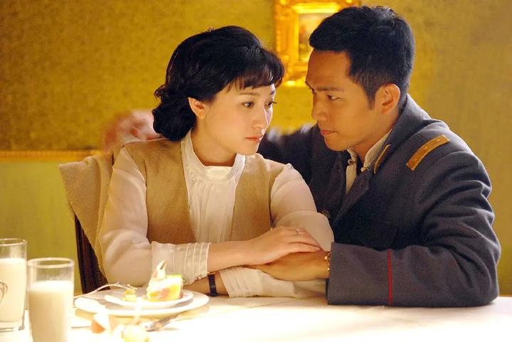 N&oacute;i về ngược t&acirc;m th&igrave; phim Trung Quốc n&agrave;y l&agrave; hạng 1: Cặp ch&iacute;nh đẹp dữ thần, h&ocirc;n nhau dữ dội đến r&aacute;ch cả m&ocirc;i- Ảnh 5.