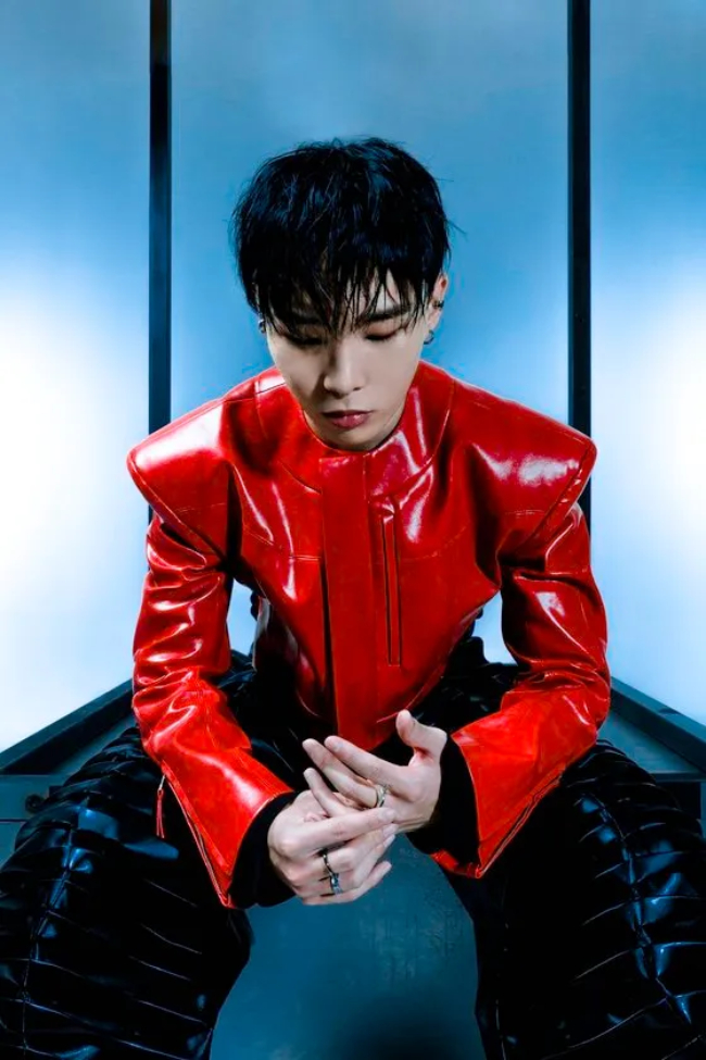 Hiện trường g&acirc;y sốc vụ nam ca sĩ rơi từ s&acirc;n thượng tầng 3 xuống đất- Ảnh 4.