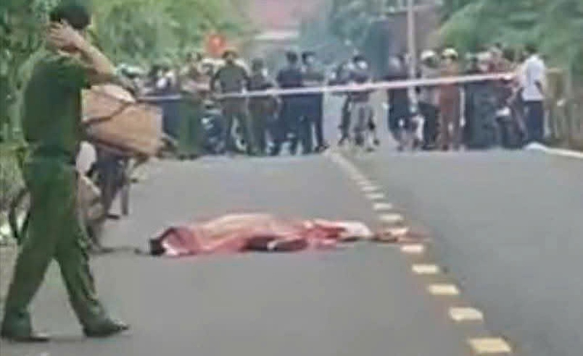 Người phụ nữ tử vong bất thường tr&ecirc;n đường, cơ thể c&oacute; nhiều vết thương - Ảnh 1.