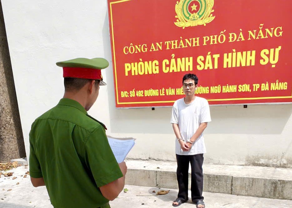 Đ&agrave; Nẵng: Bắt thanh ni&ecirc;n d&ugrave;ng video nhạy cảm đe dọa, &eacute;p bạn g&aacute;i cũ quan hệ với nhiều người- Ảnh 1.