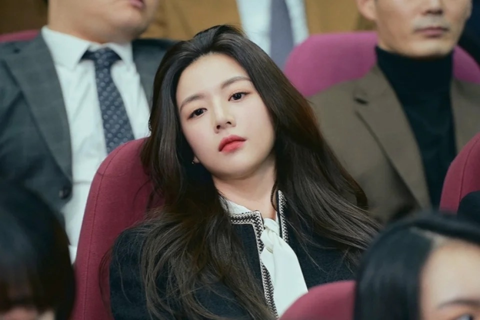 Go Youn Jung lại gầy th&ecirc;m, mặt qu&aacute; hốc h&aacute;c- Ảnh 6.