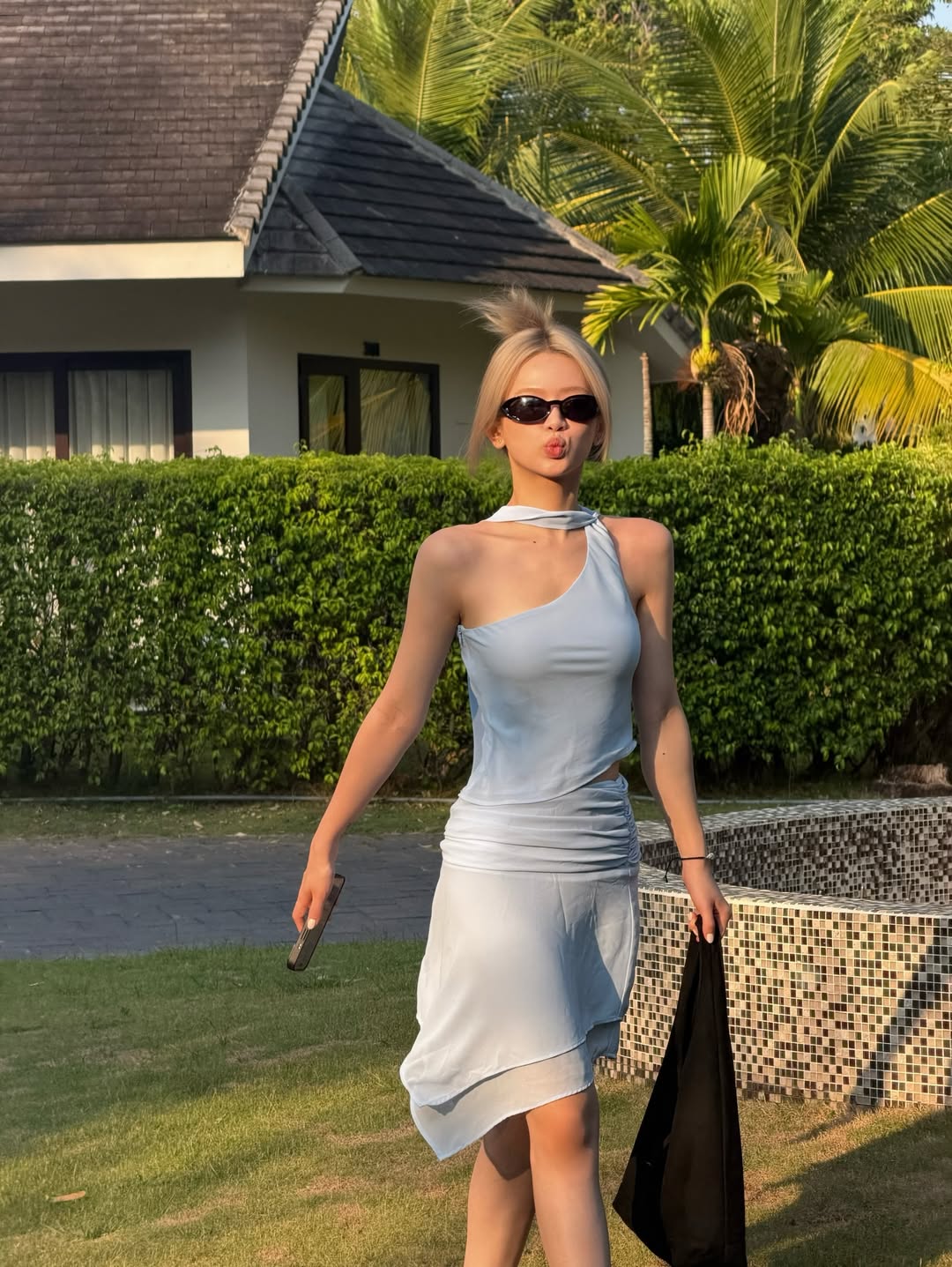 Mỹ nh&acirc;n lọt đề cử đẹp nhất thế giới, vợ TGĐ Saigon Square v&agrave; hội n&agrave;ng thơ đi đ&acirc;u lễ n&agrave;y?- Ảnh 7.