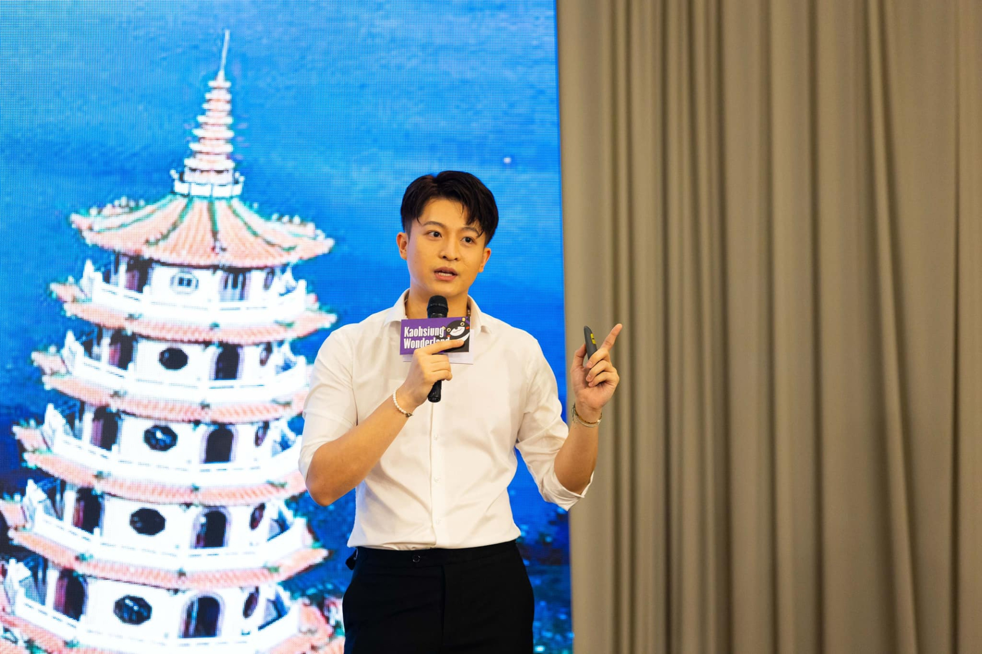 "T&igrave;nh đầu quốc d&acirc;n" Harry Lu ph&aacute;t tướng su&yacute;t kh&ocirc;ng nhận ra- Ảnh 5.