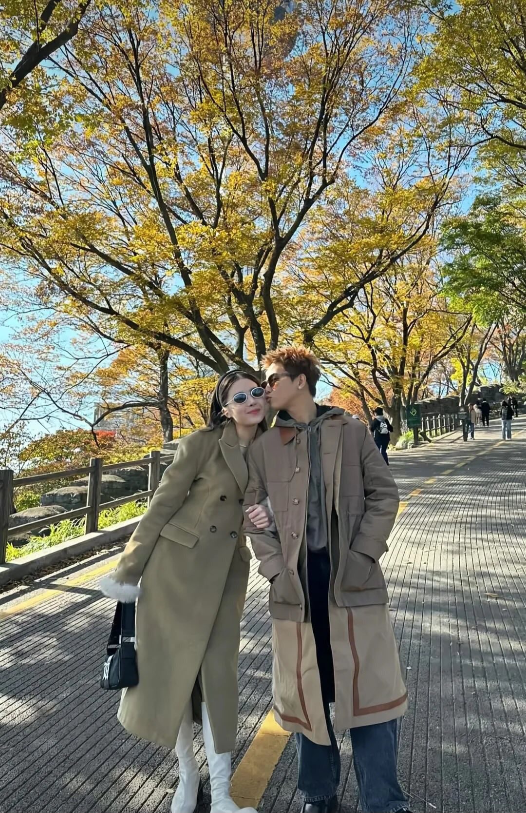 Nam ca sĩ Việt bị khui ảnh du lịch c&ugrave;ng vợ ngo&agrave;i ng&agrave;nh- Ảnh 1.