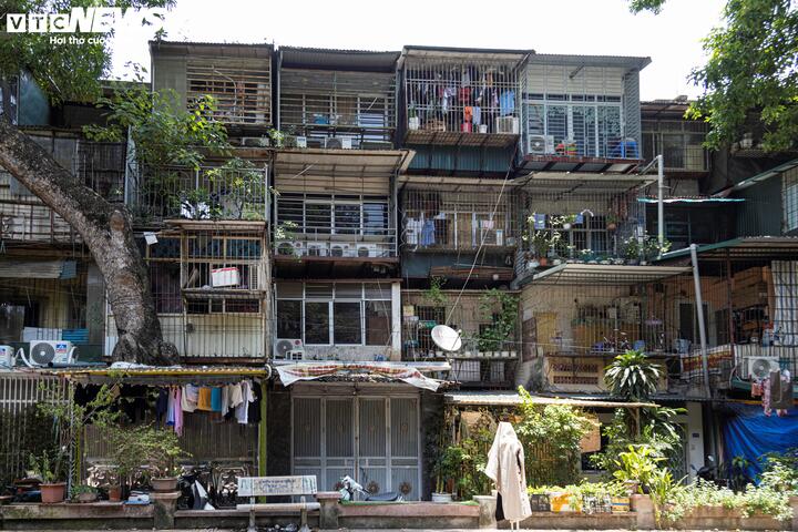 Nh&agrave; tập thể cũ H&agrave; Nội gi&aacute; h&agrave;ng trăm triệu đồng/m&sup2;- Ảnh 1.