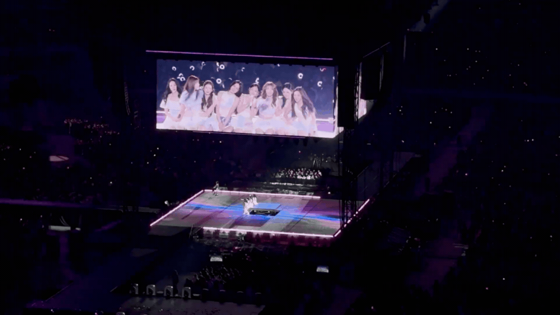 Concert như lễ hội quốc gia của 9 mỹ nh&acirc;n bị ch&ecirc; hết thời, kỷ lục l&agrave;m n&ecirc;n lịch sử 10 năm sau cả showbiz c&ograve;n nể- Ảnh 9.