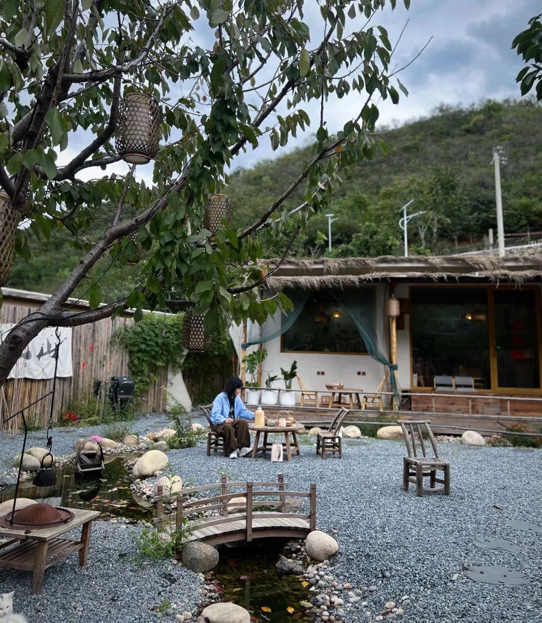 Giải m&atilde; Youth Retirement Homes: V&igrave; sao người 25-30 kh&ocirc;ng c&ograve;n mơ thăng chức, mua nh&agrave; m&agrave; chỉ muốn v&agrave;o &ldquo;viện dưỡng l&atilde;o&rdquo;?- Ảnh 4.