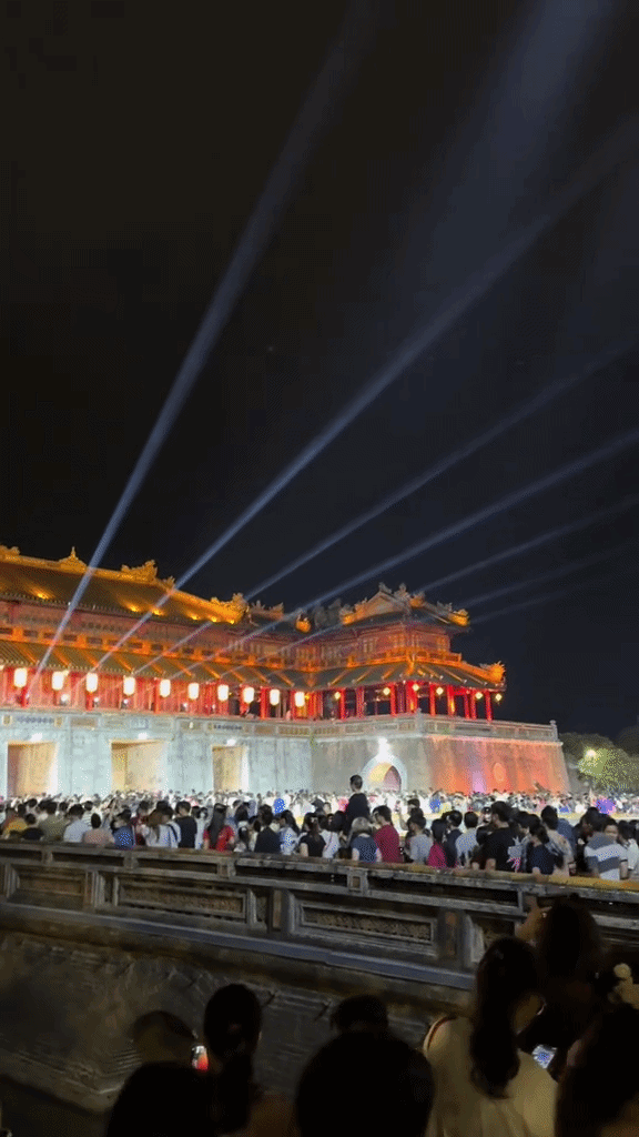 Lễ n&agrave;y, một nửa Việt Nam đang ở Huế! - Ảnh 6.