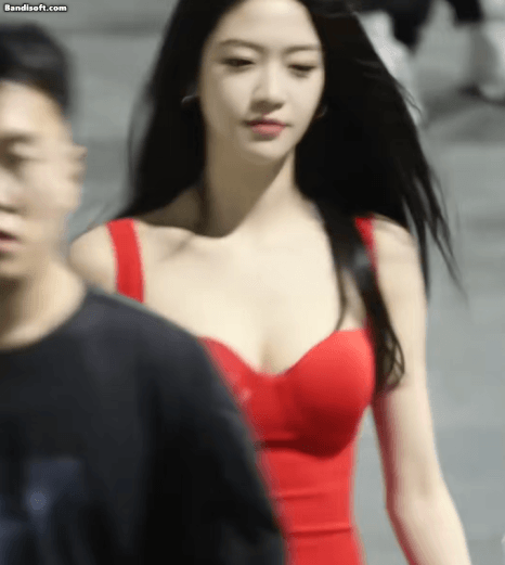 Chỉ cần nh&igrave;n mỹ nh&acirc;n n&agrave;y 3 gi&acirc;y th&ocirc;i l&agrave; đ&ecirc;m nay khỏi ngủ: V&ograve;ng 1 ch&aacute;y m&agrave;n h&igrave;nh, đẹp m&agrave; body nuột kinh khủng- Ảnh 6.