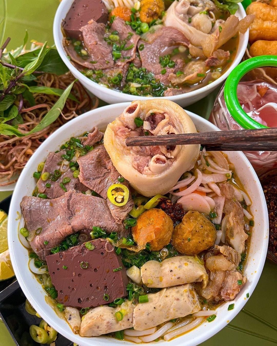 Lễ n&agrave;y, một nửa Việt Nam đang ở Huế! - Ảnh 14.