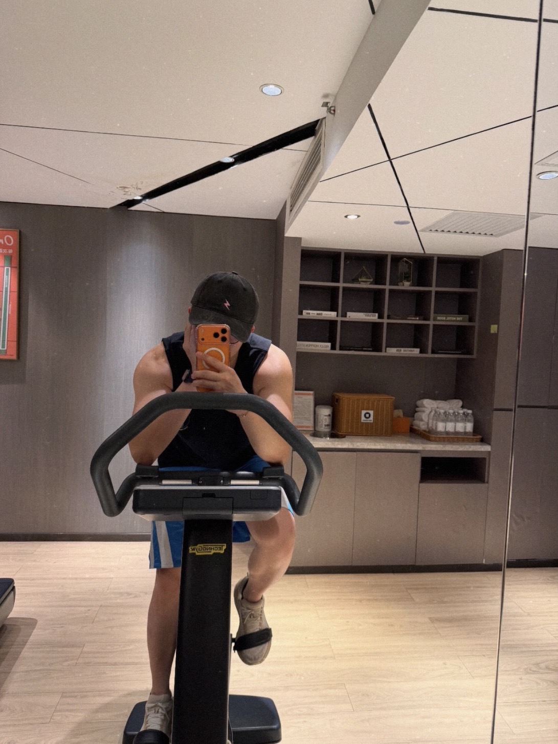 "T&igrave;nh đầu quốc d&acirc;n" Harry Lu ph&aacute;t tướng su&yacute;t kh&ocirc;ng nhận ra- Ảnh 2.