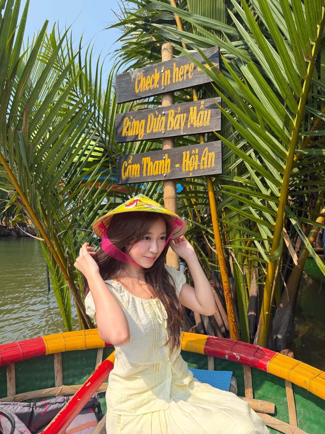 Mỹ nh&acirc;n lọt đề cử đẹp nhất thế giới, vợ TGĐ Saigon Square v&agrave; hội n&agrave;ng thơ đi đ&acirc;u lễ n&agrave;y?- Ảnh 10.