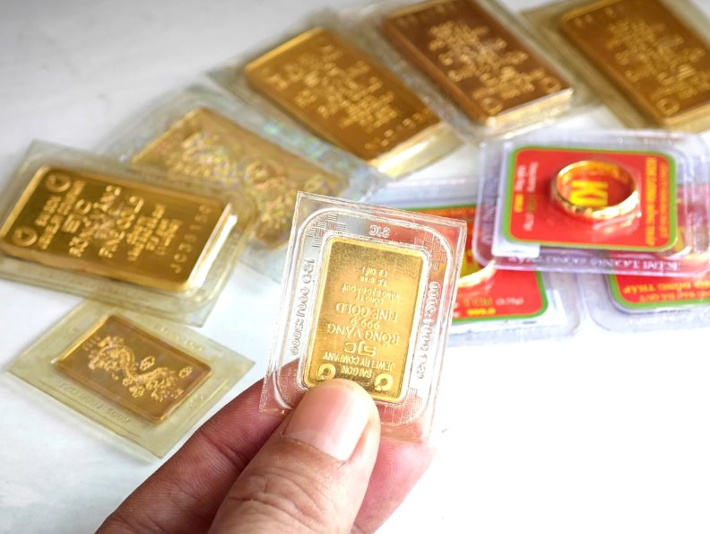 Gi&aacute; v&agrave;ng tuần qua (20/4 - 26/4): V&agrave;ng miếng, v&agrave;ng nhẫn đồng loạt giảm, mất tới 2,5 triệu đồng/lượng- Ảnh 1.