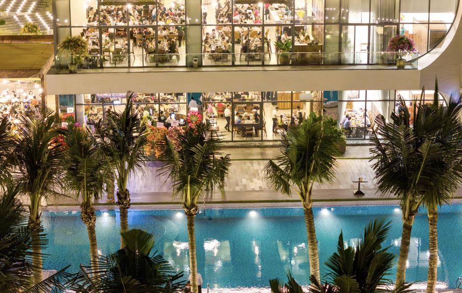 Đ&ecirc;m khai trương VUI-Fest C&aacute;t B&agrave;: H&agrave;ng ngh&igrave;n du kh&aacute;ch &ldquo;đổ bộ&rdquo;, vịnh trung t&acirc;m rực s&aacute;ng kh&ocirc;ng ngủ - Ảnh 6.