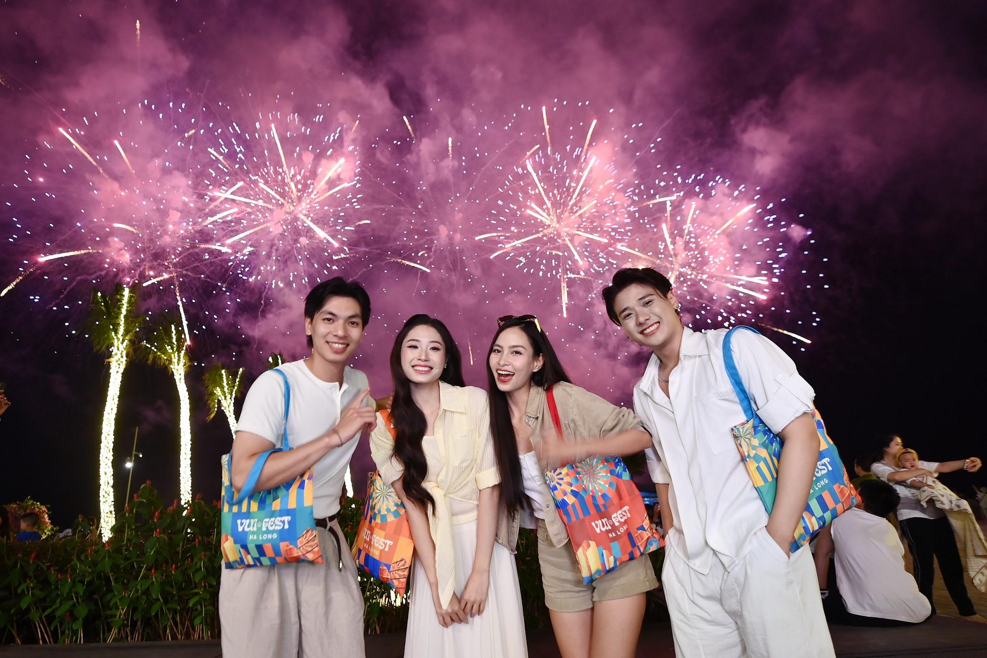 H&agrave;ng ngh&igrave;n du kh&aacute;ch đổ về &ldquo;thương cảng&rdquo; VUI-Fest Ha Long ng&agrave;y khai trương - Ảnh 8.