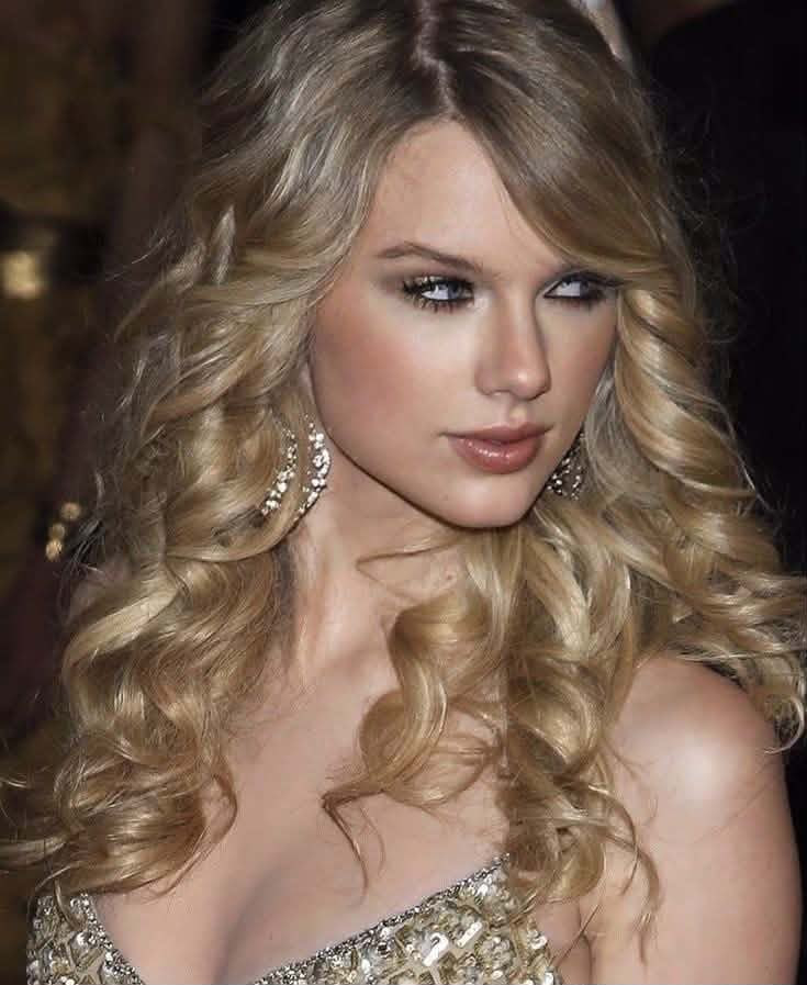 Đại gia gi&agrave;u nhất showbiz khuynh đảo thế giới bằng visual &ldquo;g&aacute;i qu&ecirc;&rdquo; cực phẩm, hơn 1 thập kỷ vẫn g&acirc;y thương nhớ- Ảnh 3.