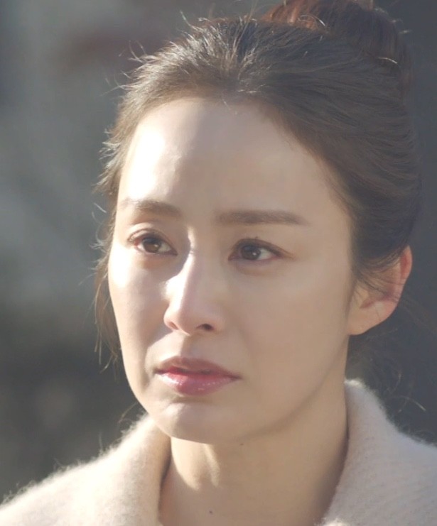 C&ograve;n ai ch&ecirc; Kim Tae Hee xấu hơn Song Hye Kyo - Jeon Ji Hyun nữa kh&ocirc;ng?- Ảnh 4.