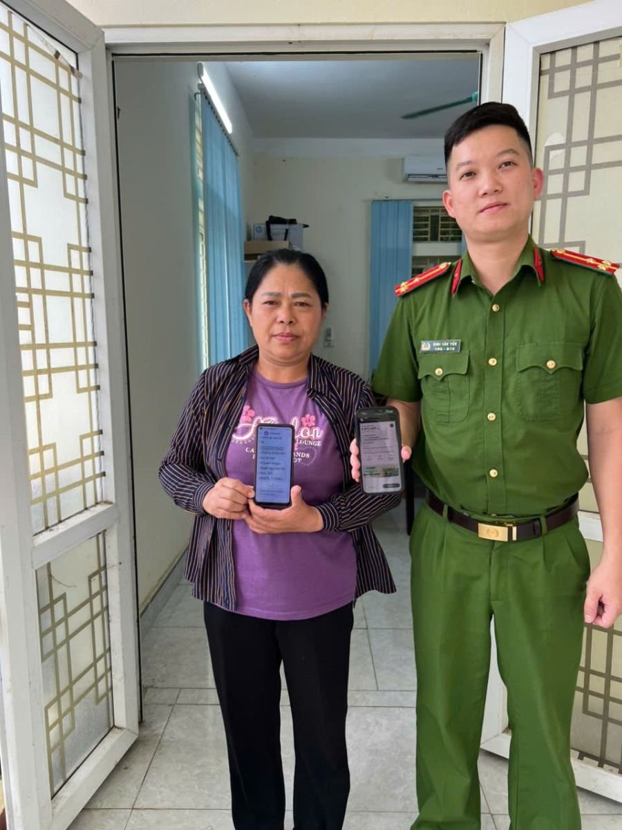 1 c&ocirc;ng ty ở H&agrave; Nội ph&aacute;t sinh giao dịch chuyển khoản 9.870.000 đồng với người lạ: C&ocirc;ng an y&ecirc;u cầu l&agrave;m việc- Ảnh 2.