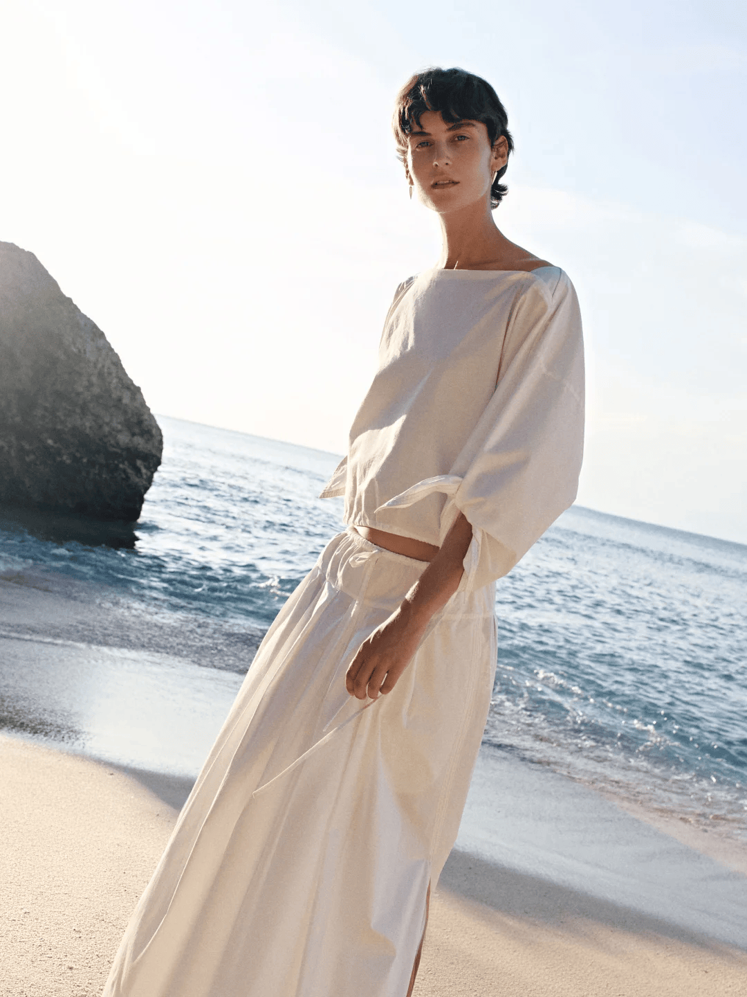 3 gam m&agrave;u "cực phẩm" đang khiến phụ nữ ch&acirc;u &Aacute; "ph&aacute;t cuồng" h&egrave; 2026: Mặc l&ecirc;n l&agrave; thấy m&aacute;t, soi gương l&agrave; thấy sang, da v&agrave;ng diện cực hợp- Ảnh 27.