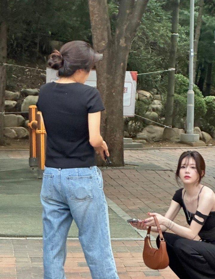 Mỗi ng&agrave;y thức dậy với gương mặt đẹp thế n&agrave;y đ&uacute;ng l&agrave; c&oacute; phước: H&agrave;o quang minh tinh c&oacute; thật, c&agrave;ng ngắm c&agrave;ng sốc- Ảnh 1.