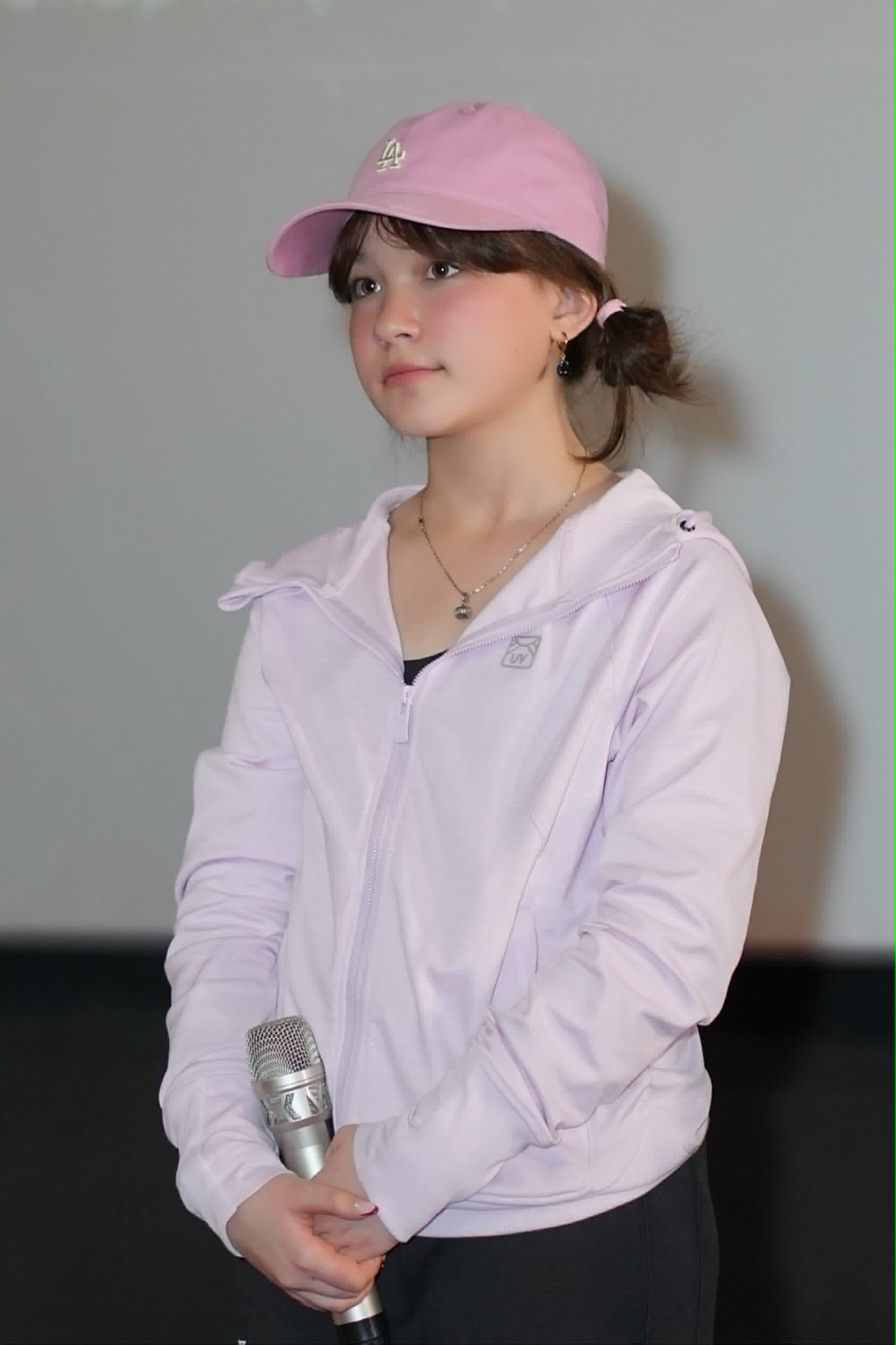 &Ocirc;ng trời kh&ocirc;ng cho ai tất cả nhưng c&ocirc; g&aacute;i n&agrave;y l&agrave; ngoại lệ: Mặt xinh diễn hay nhảy đẹp, muốn kh&ocirc;ng nổi tiếng qu&aacute; kh&oacute;- Ảnh 2.