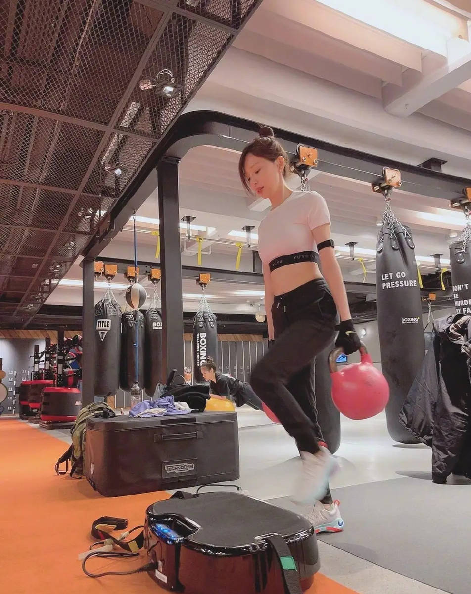 Kh&ocirc;ng thể tin đ&acirc;y l&agrave; nhan sắc v&agrave; v&oacute;c d&aacute;ng thật của mỹ nh&acirc;n U45 được giới CEO cả nước bảo vệ bằng mọi gi&aacute;- Ảnh 4.