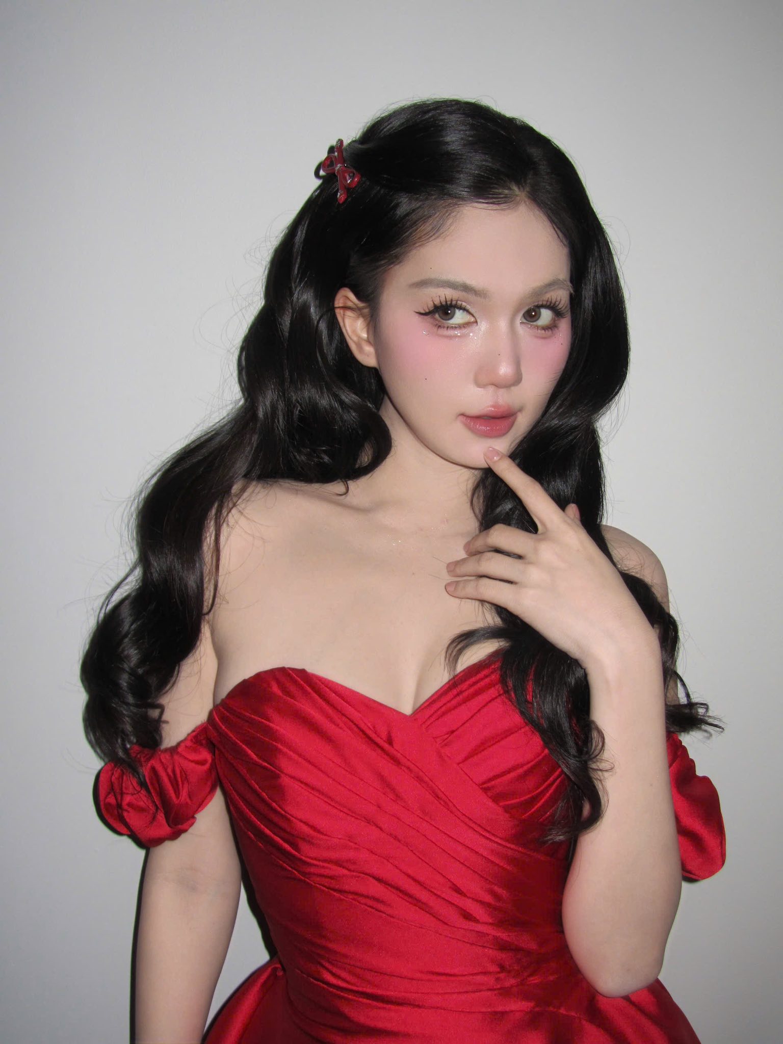 Th&ecirc;m mỹ nh&acirc;n Việt được đề cử gương mặt đẹp nhất h&agrave;nh tinh- Ảnh 4.