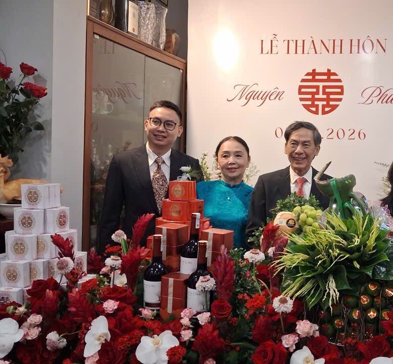 Nam NSND lương 6 triệu/th&aacute;ng, sống b&ecirc;n mỹ nh&acirc;n đ&igrave;nh đ&aacute;m trong căn nh&agrave; 4 tầng ở phố Gi&aacute;p Nhị- Ảnh 6.