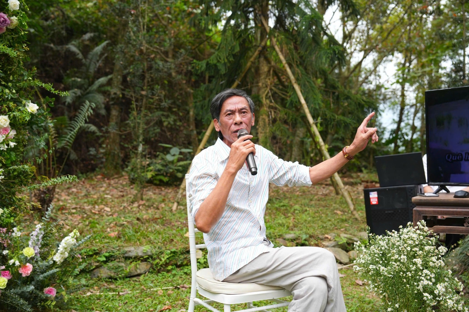 Nam NSND lương 6 triệu/th&aacute;ng, sống b&ecirc;n mỹ nh&acirc;n đ&igrave;nh đ&aacute;m trong căn nh&agrave; 4 tầng ở phố Gi&aacute;p Nhị- Ảnh 2.