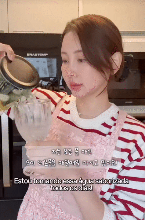 Thay v&igrave; uống nước lọc, phụ nữ H&agrave;n 35 tuổi duy tr&igrave; một loại nước n&agrave;y mỗi ng&agrave;y để da đẻ mịn m&agrave;ng, v&oacute;c d&aacute;ng thon gọn- Ảnh 3.